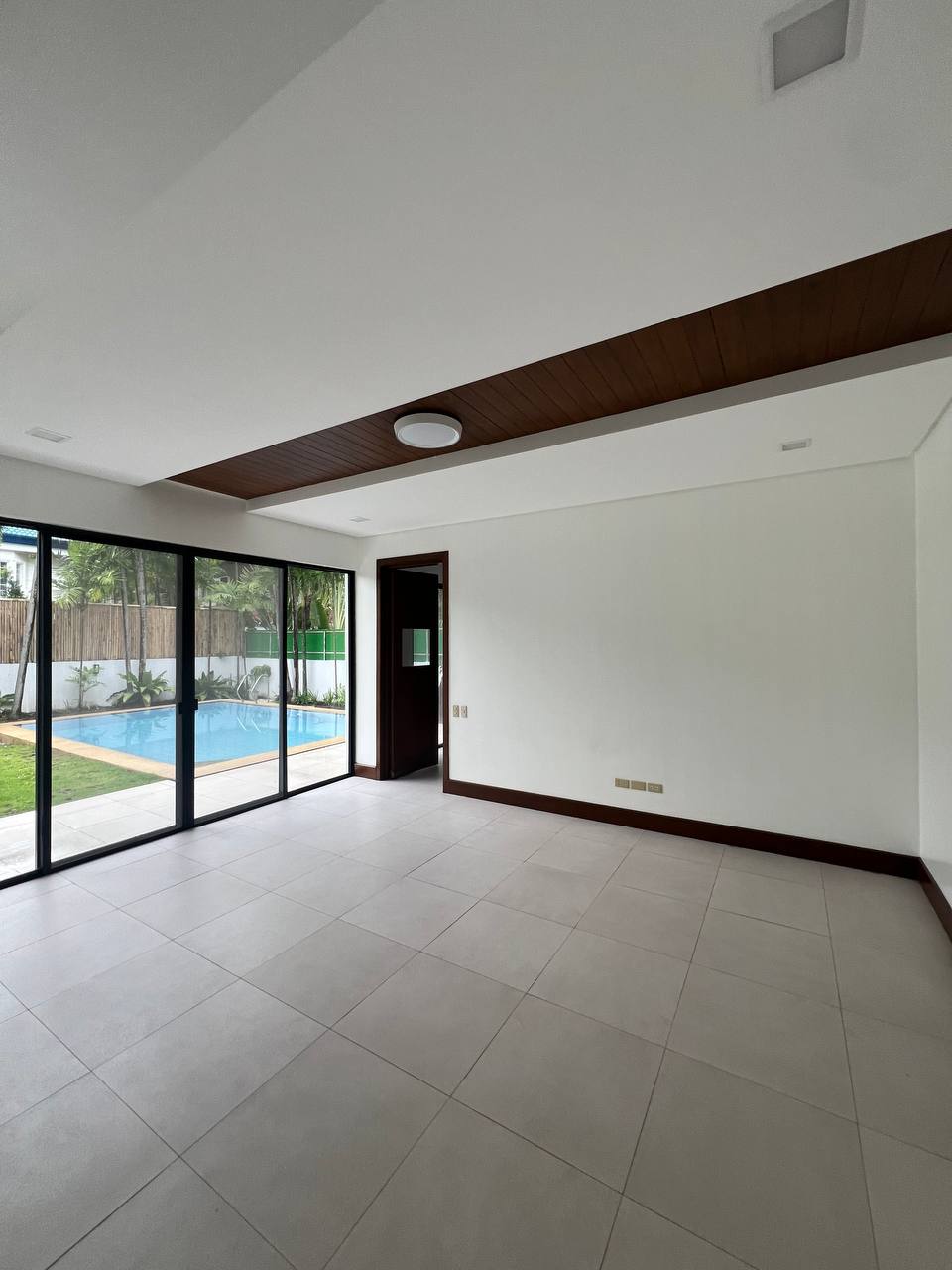 Apartment For Rent in Ayala Alabang