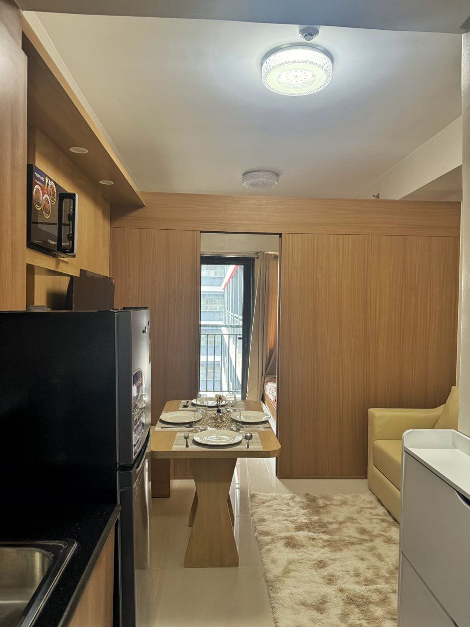 Apartment For Rent in Legazpi Village