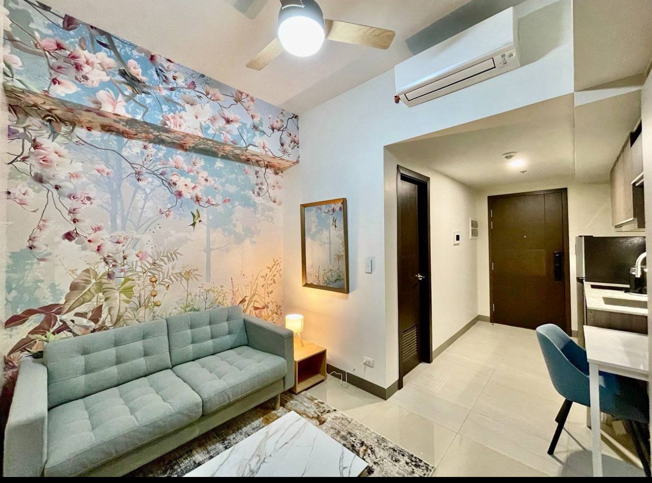 Apartment For Rent in McKinley Hill