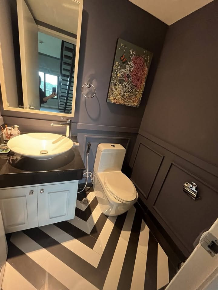 ONE ROCKWELL EAST