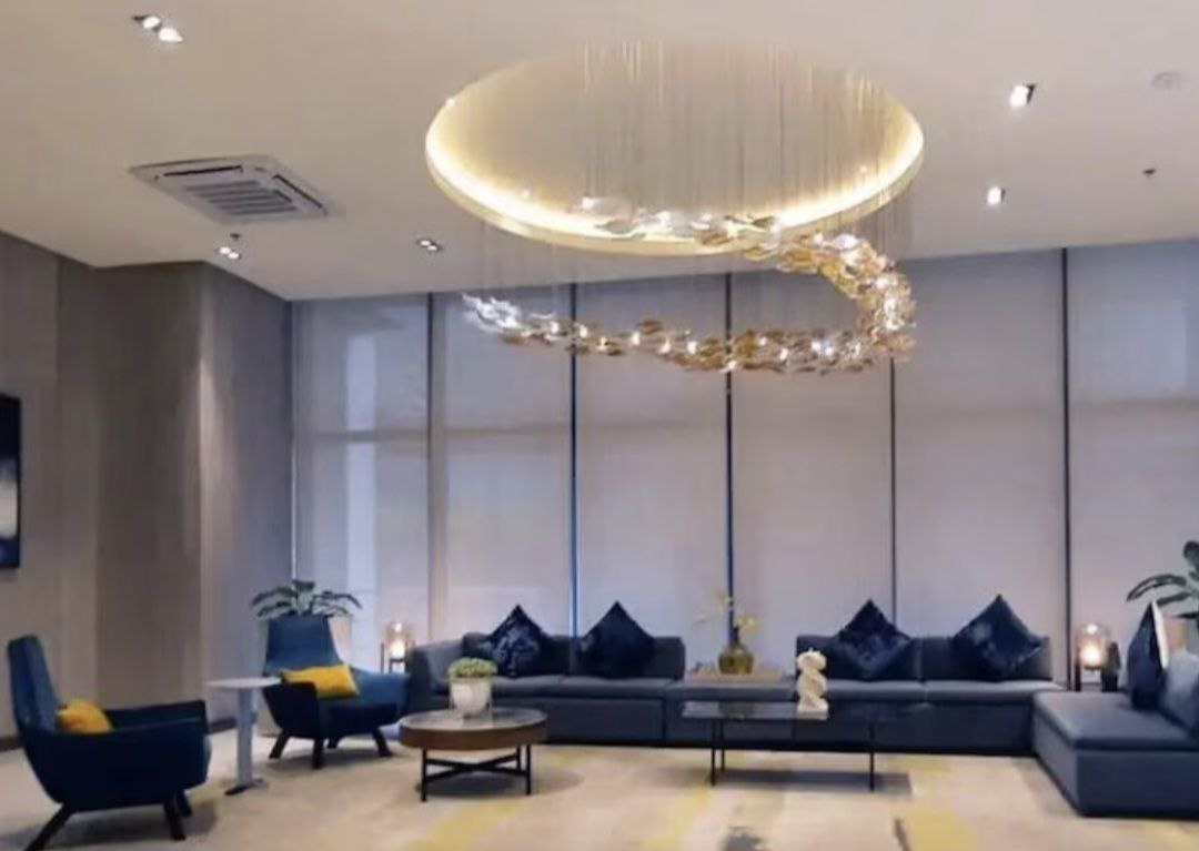 UPTOWN PARKSUITES