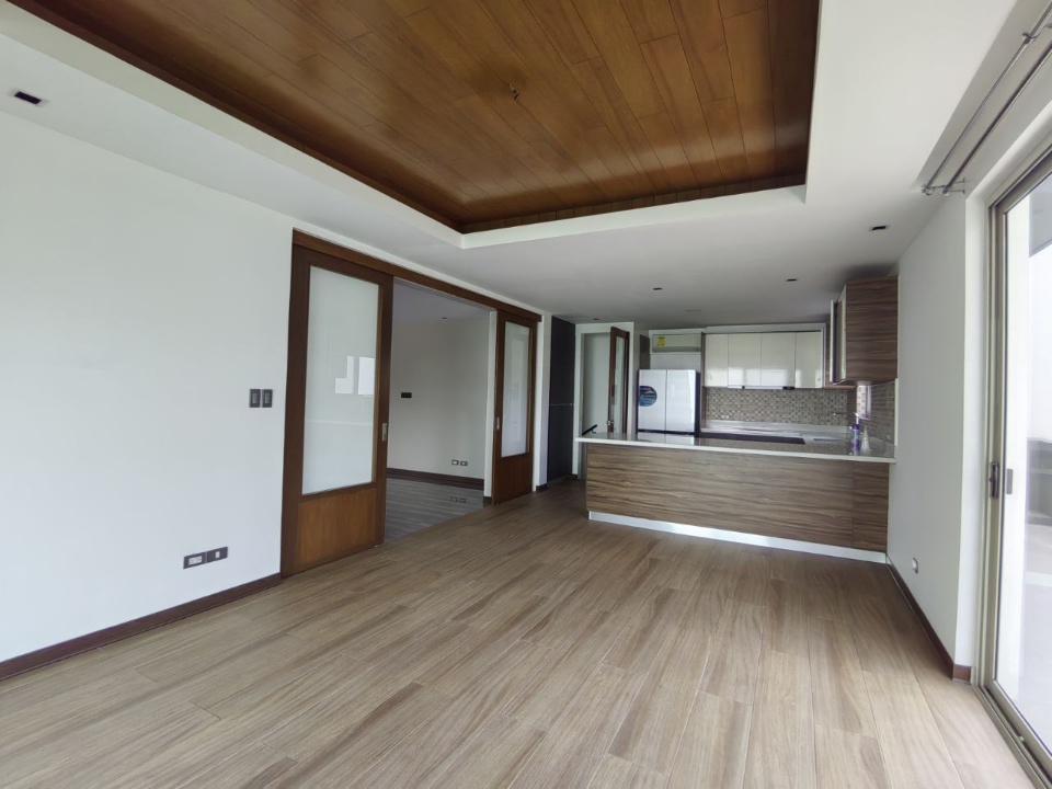 Villa For Rent in McKinley Hill