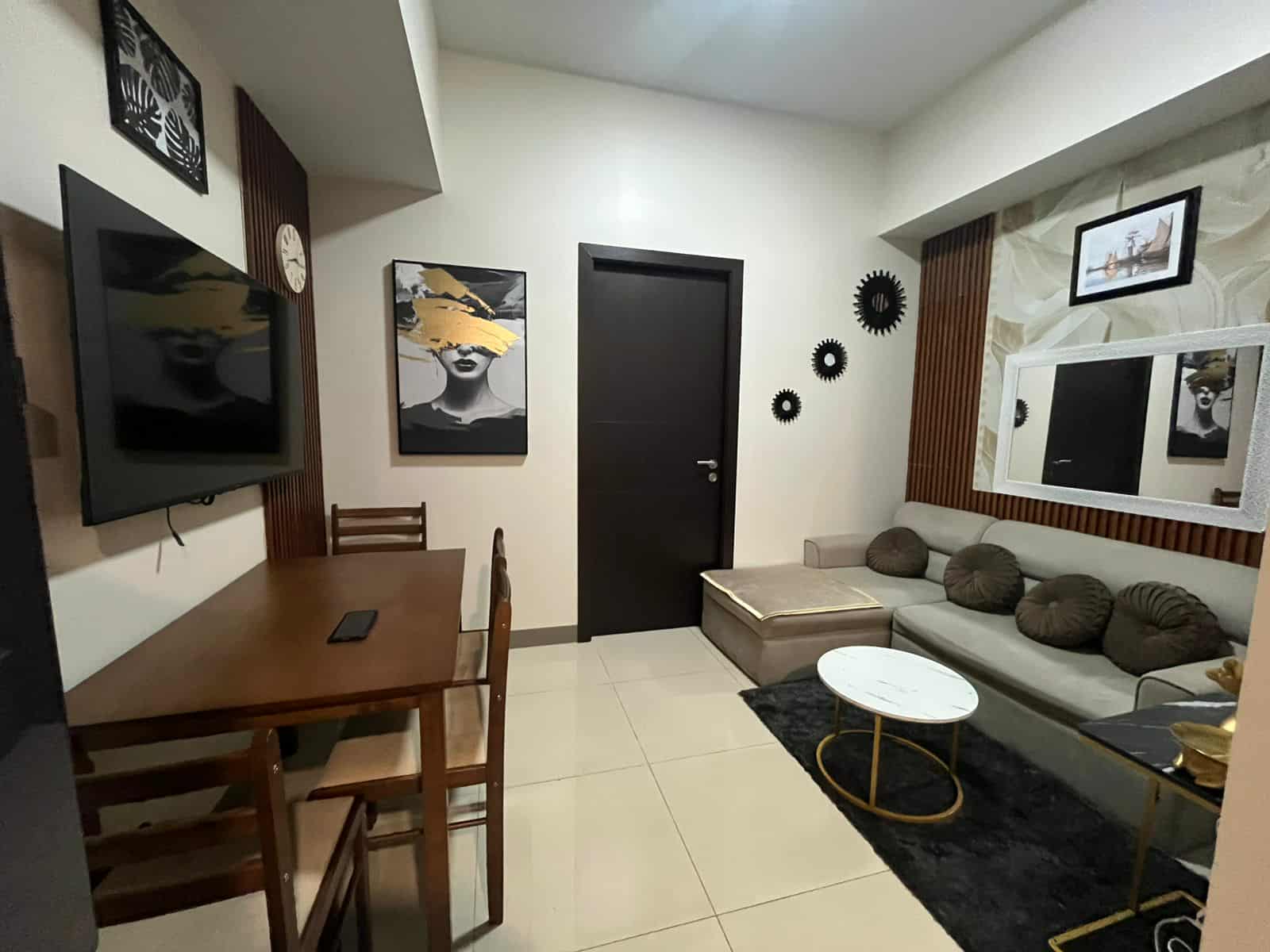 Condo For Rent in McKinley Hill