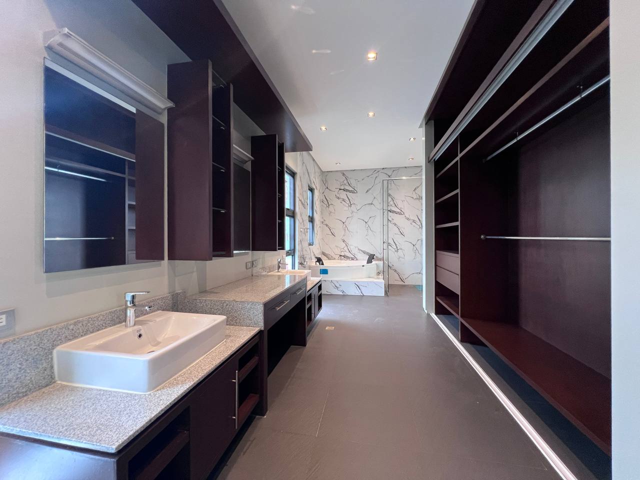 ANAHAW ST AYALA ALABANG VILLAGE