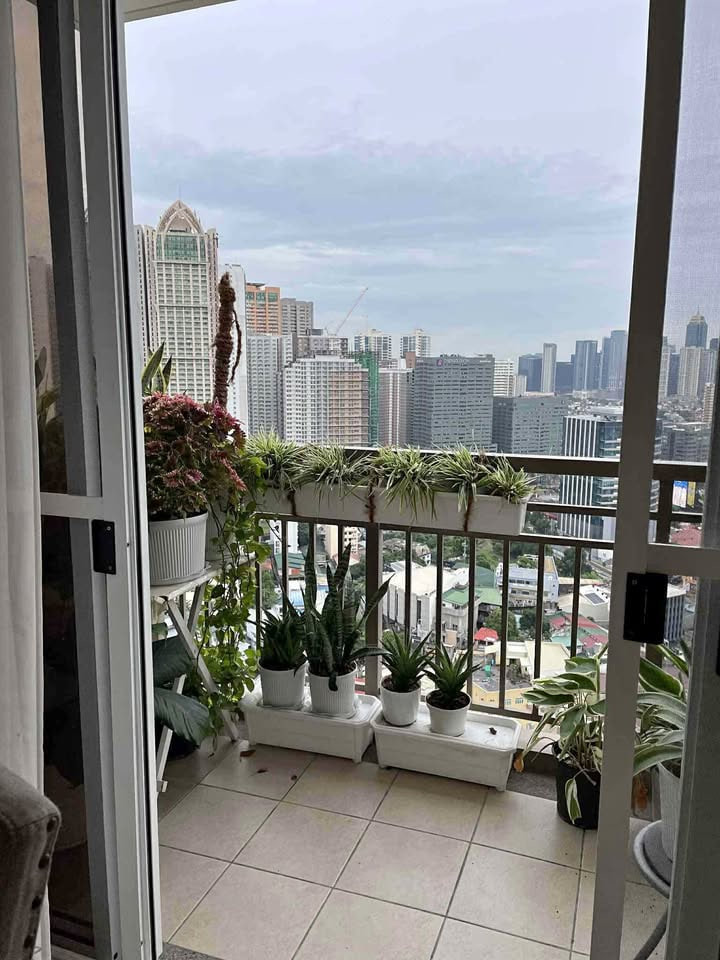Condo For Sale in Plainview