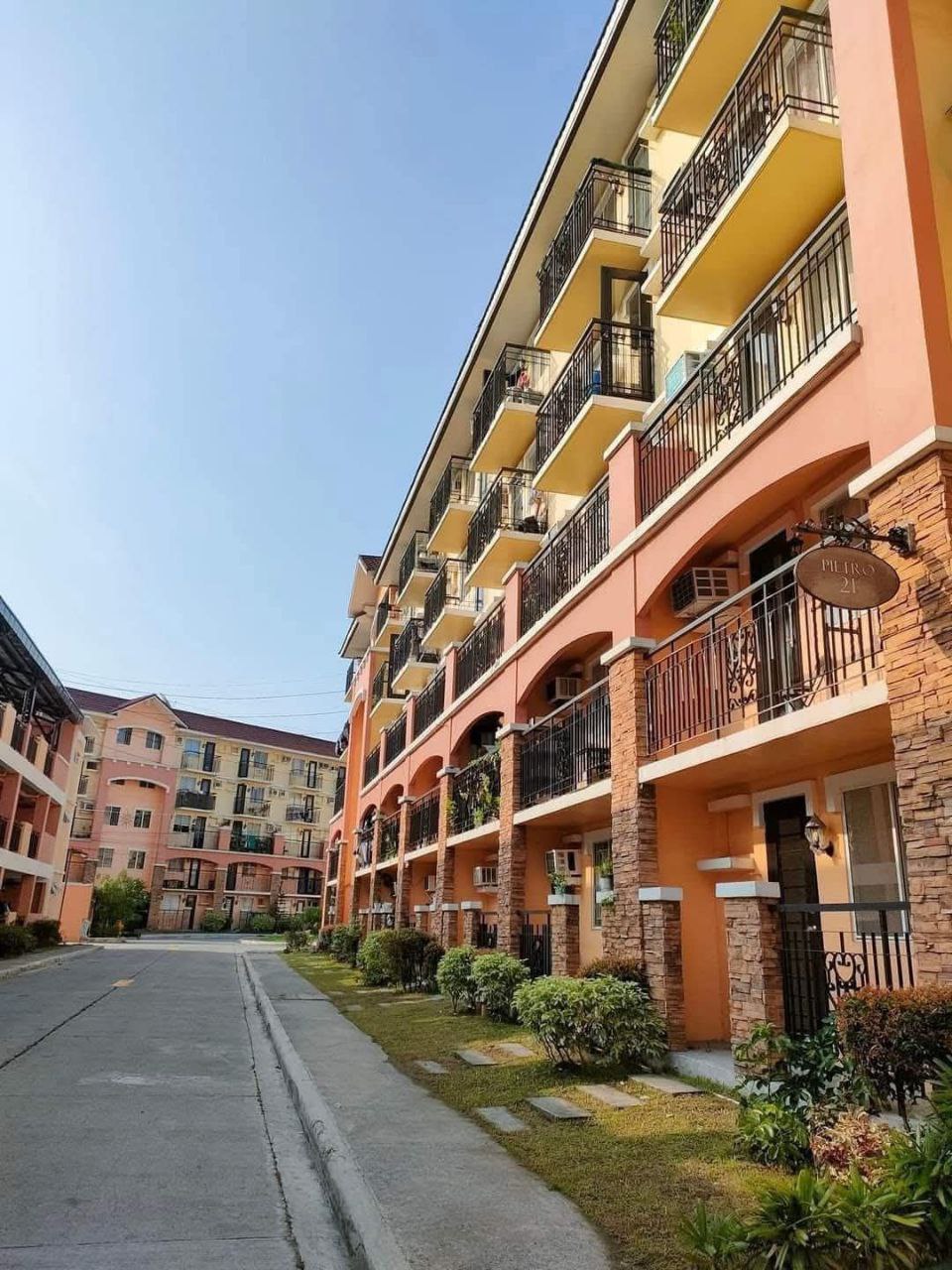Arezzo Place