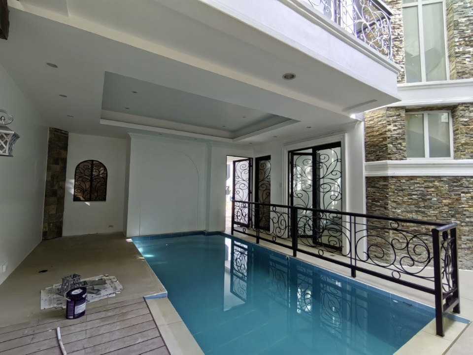 Villa For Rent in McKinley Hill