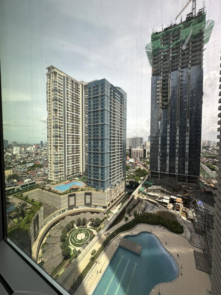 THE SEASONS RESIDENCES