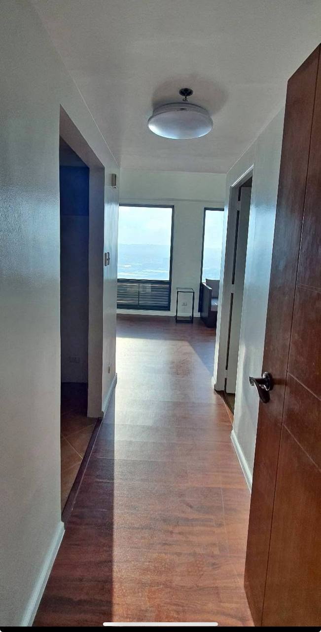 Apartment For Sale in Eastwood City