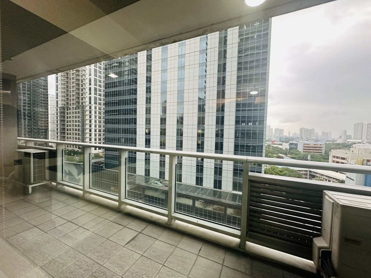 ONE SERENDRA