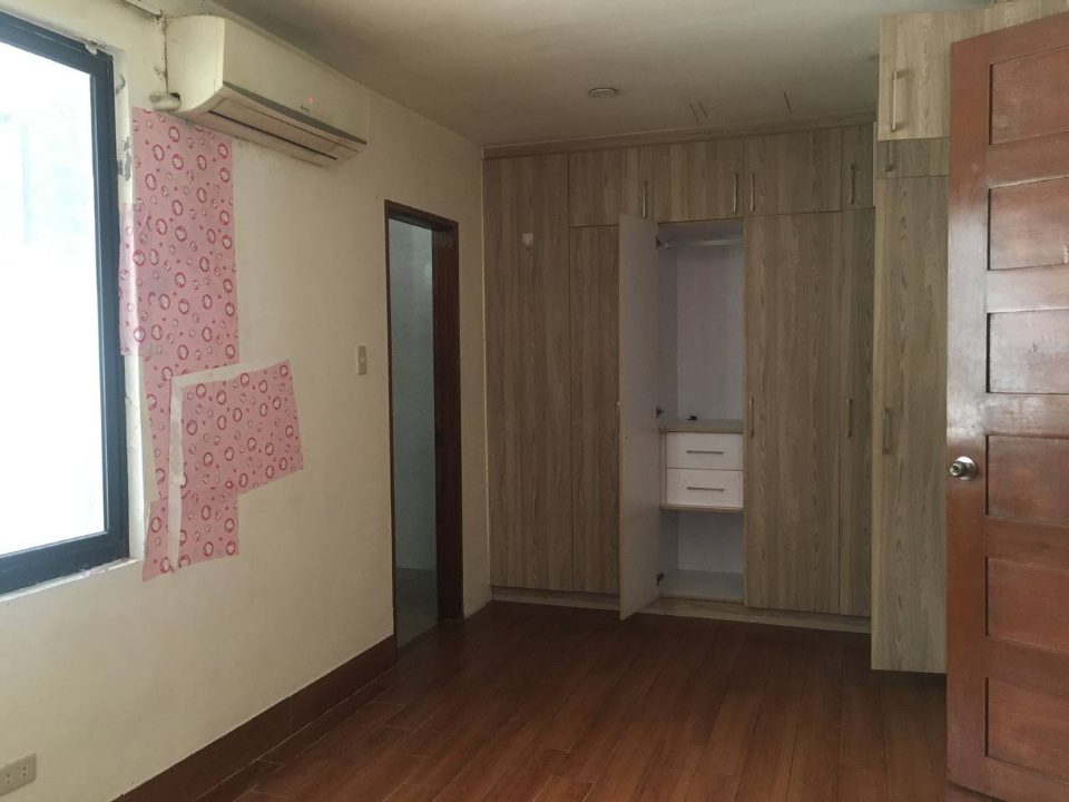 Villa For Rent in Tambo
