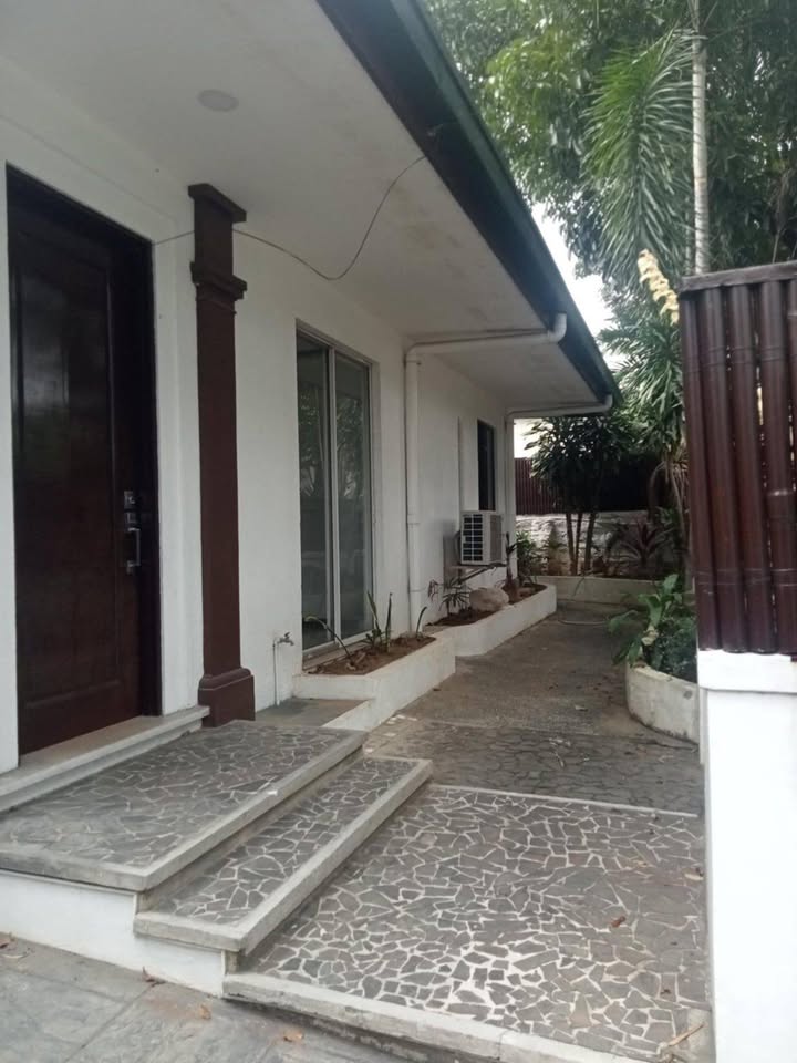 Villa For Rent in Bel-Air