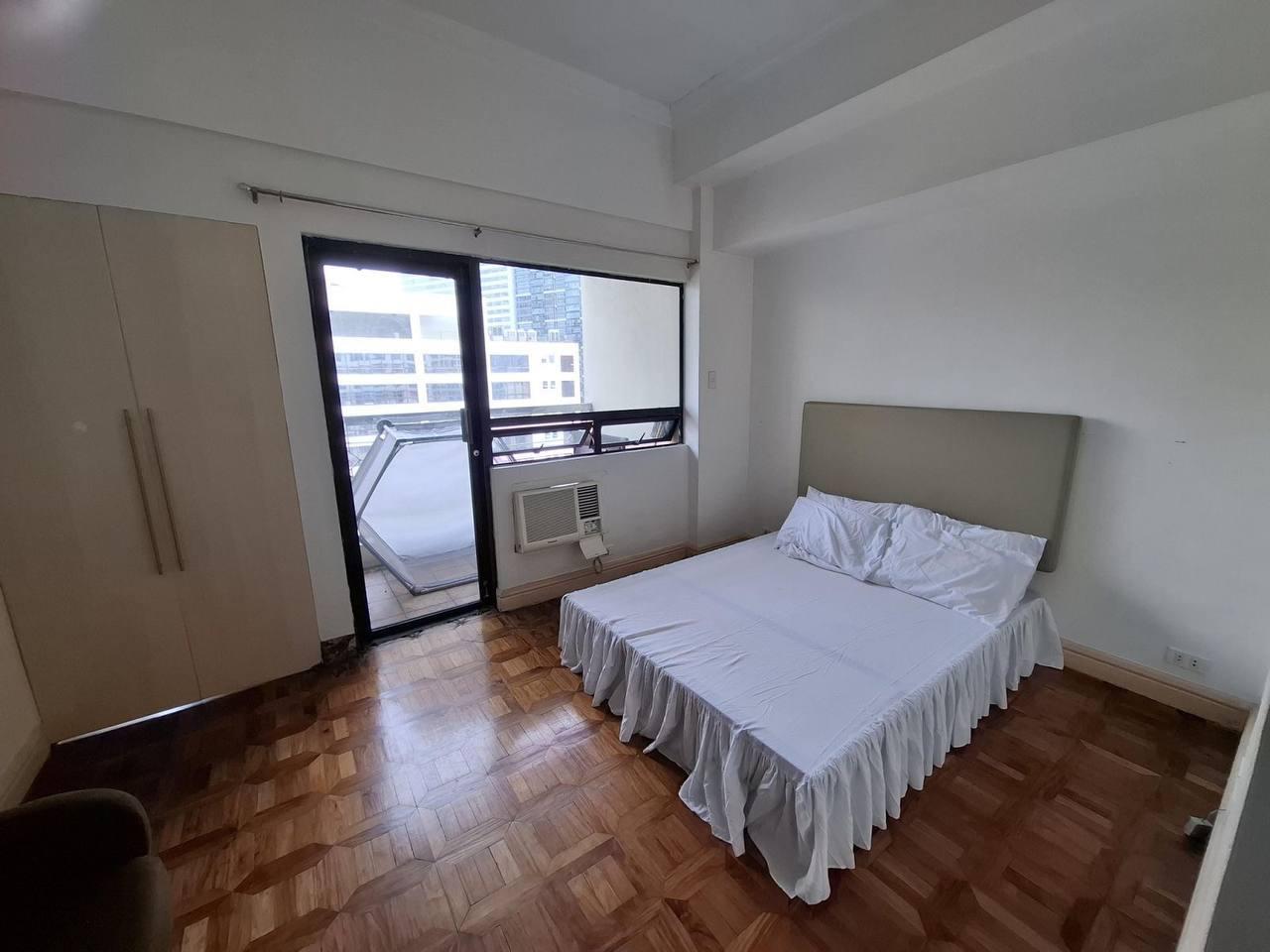 Apartment For Rent in Legazpi Village