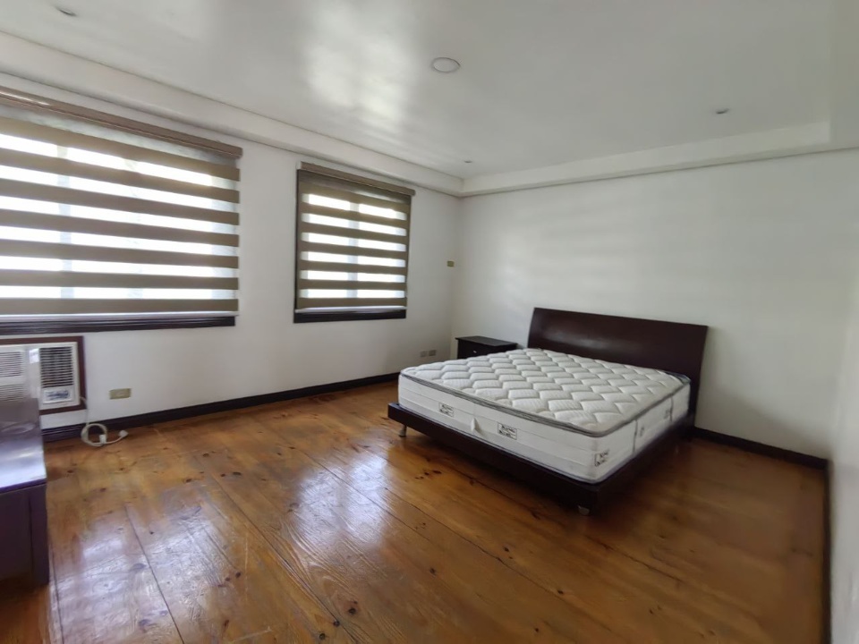 Villa For Rent in San Lorenzo