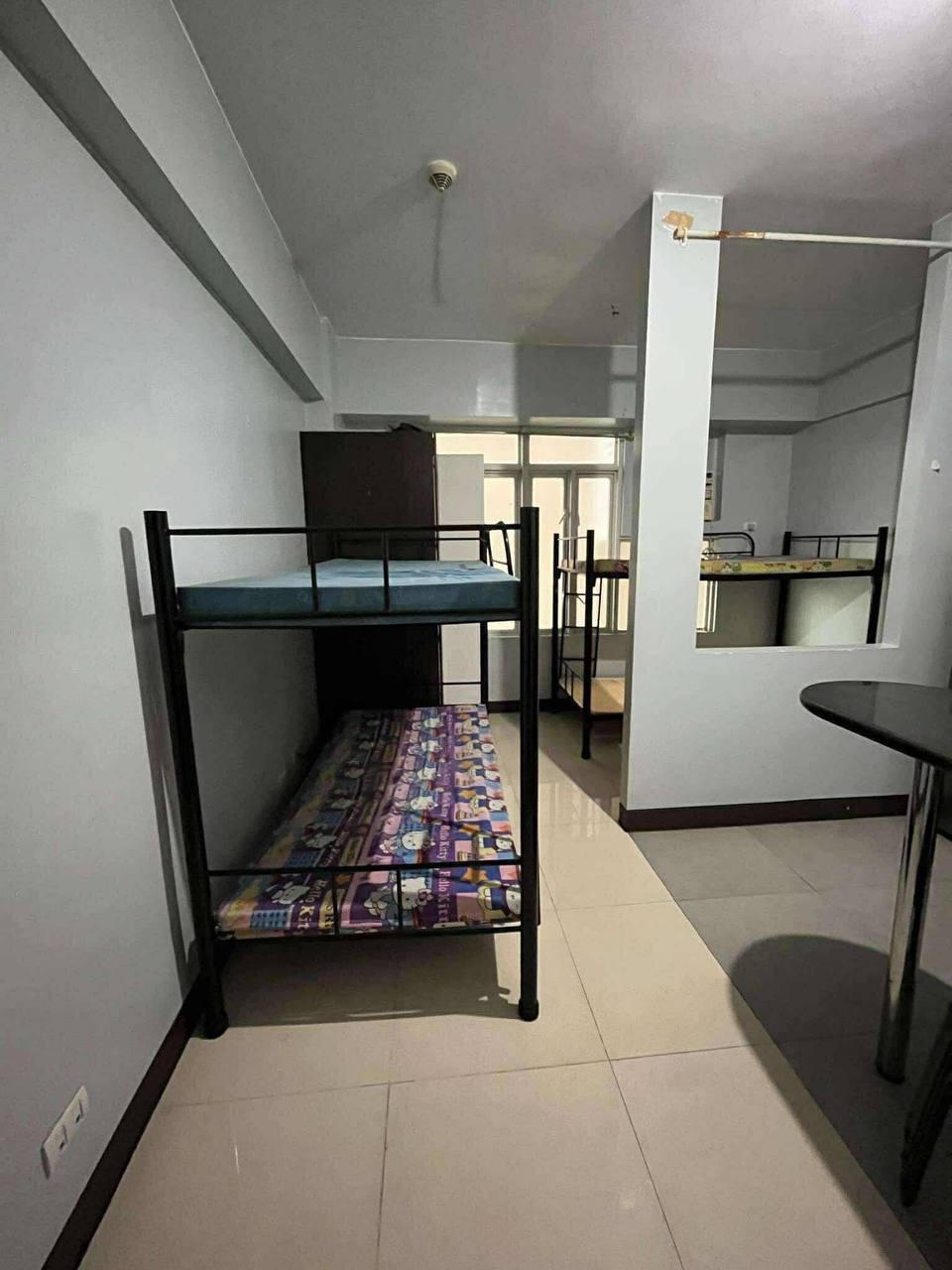 Apartment For Sale in McKinley Hill