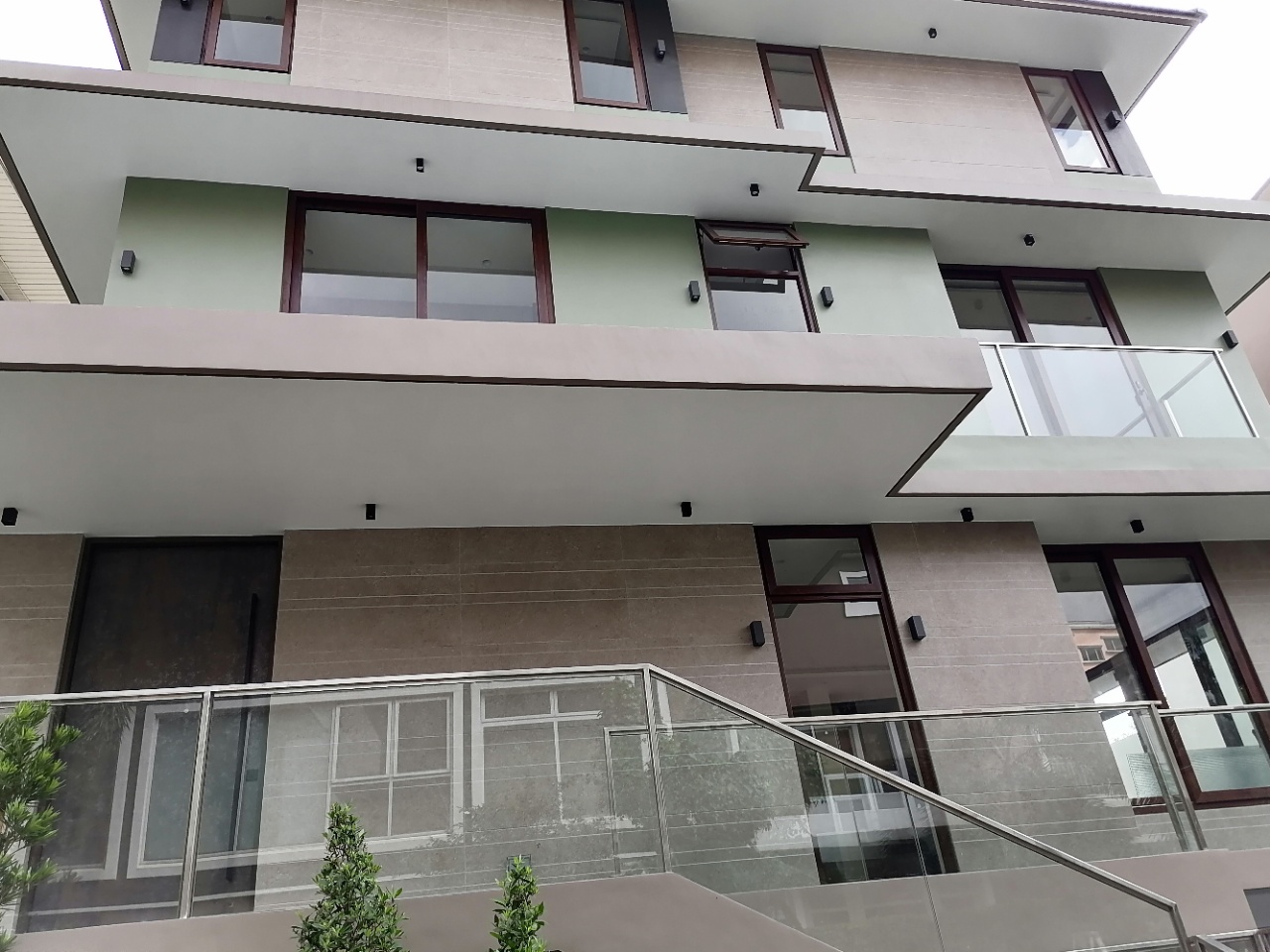 Villa For Rent in McKinley Hill