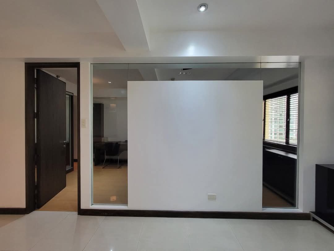 Apartment For Sale in Bonifacio Global City