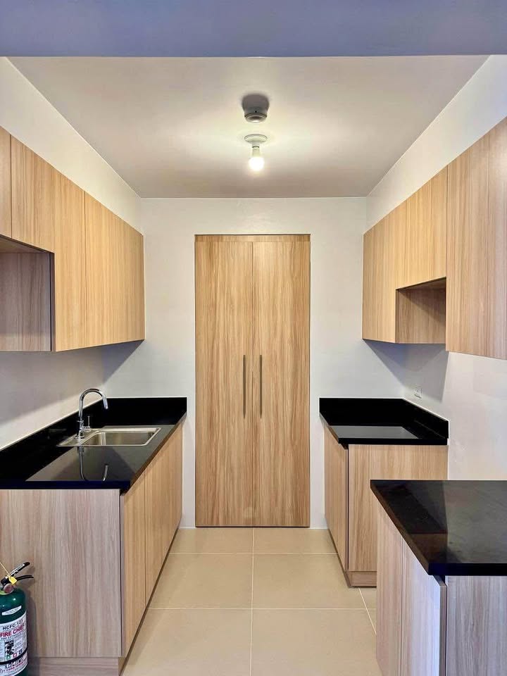 PARK TRIANGLE RESIDENCES