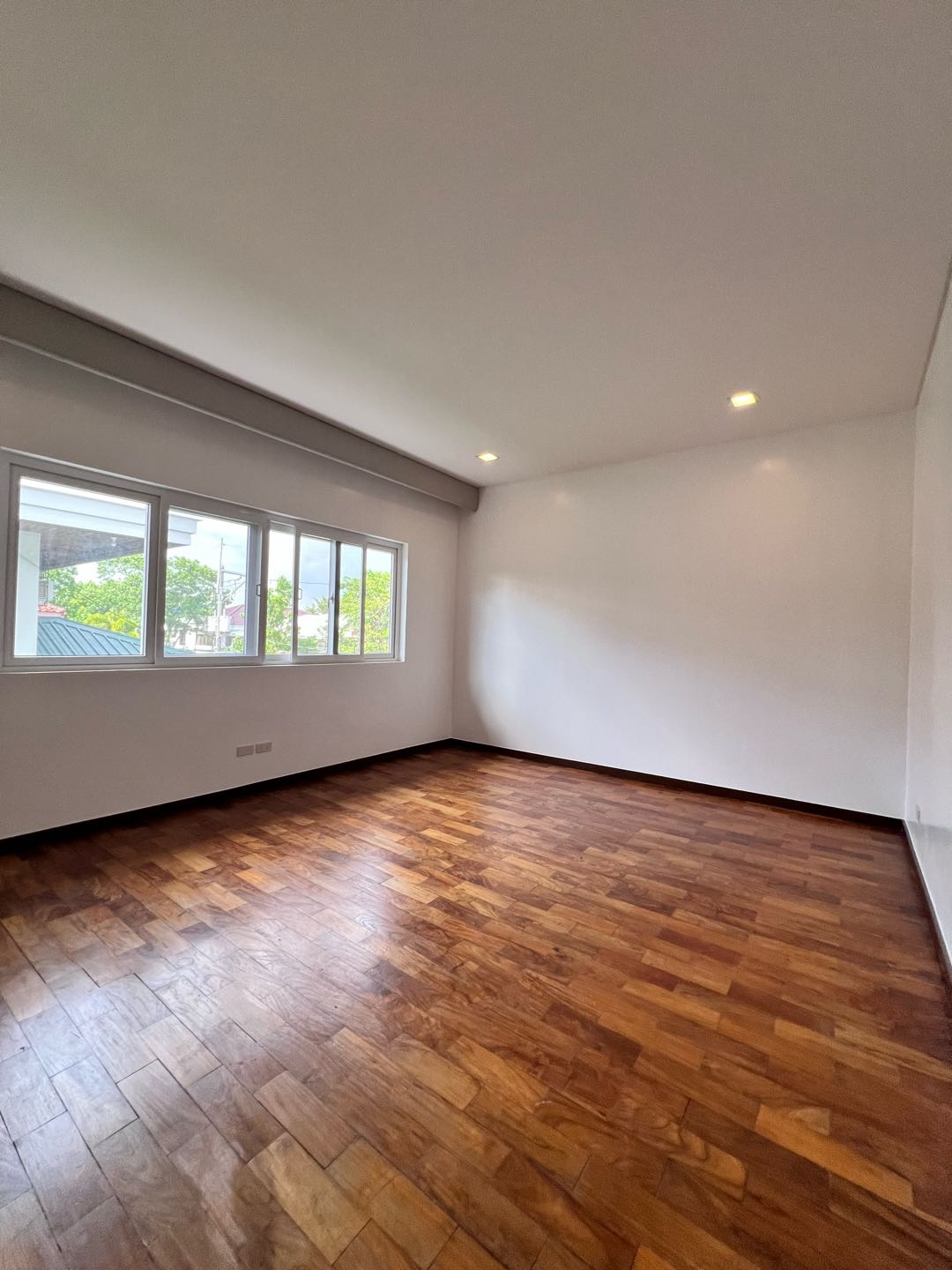 Villa For Rent in Ayala Alabang