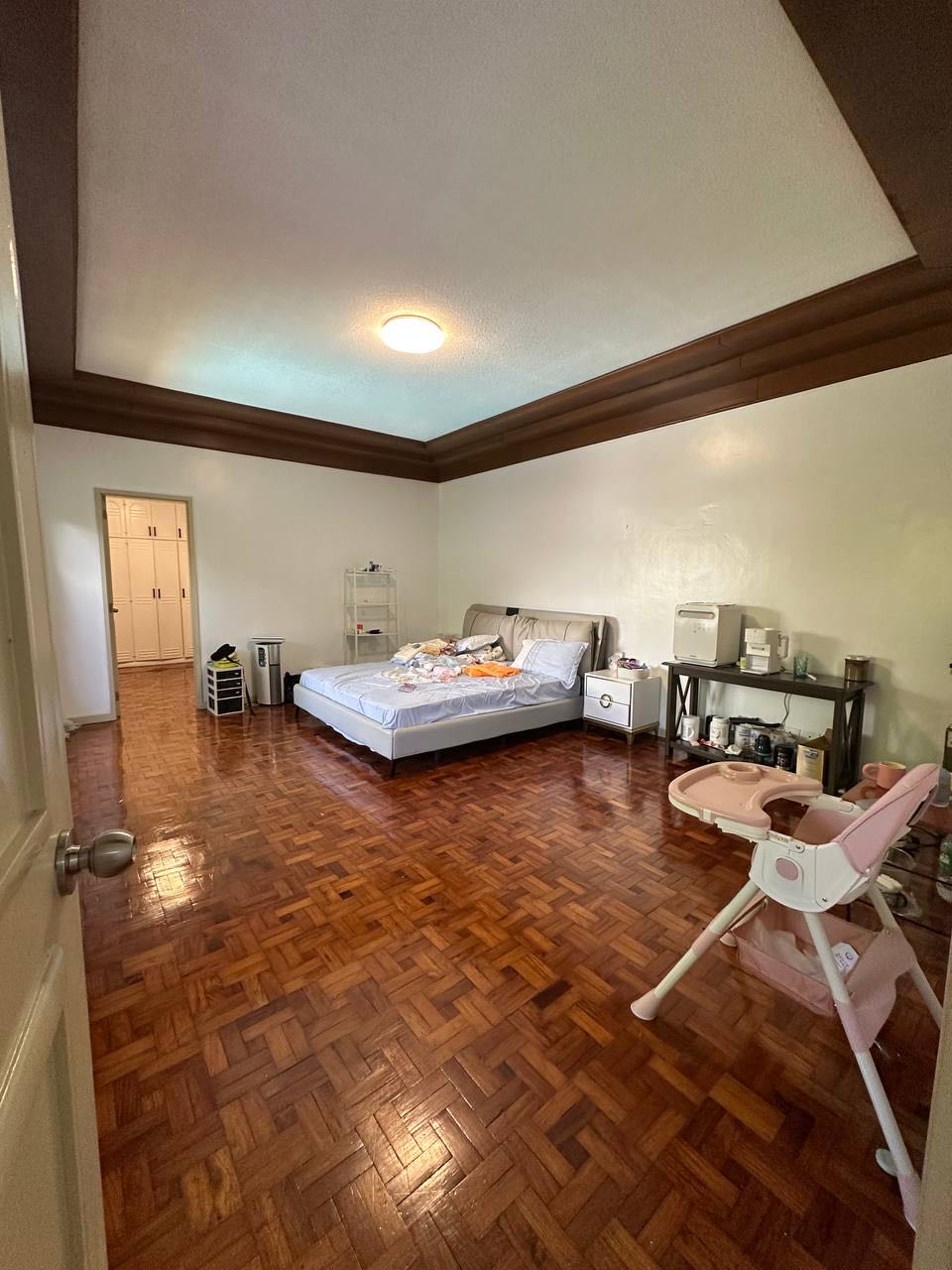 SAN CARLOS ST AYALA ALABANG VILLAGE