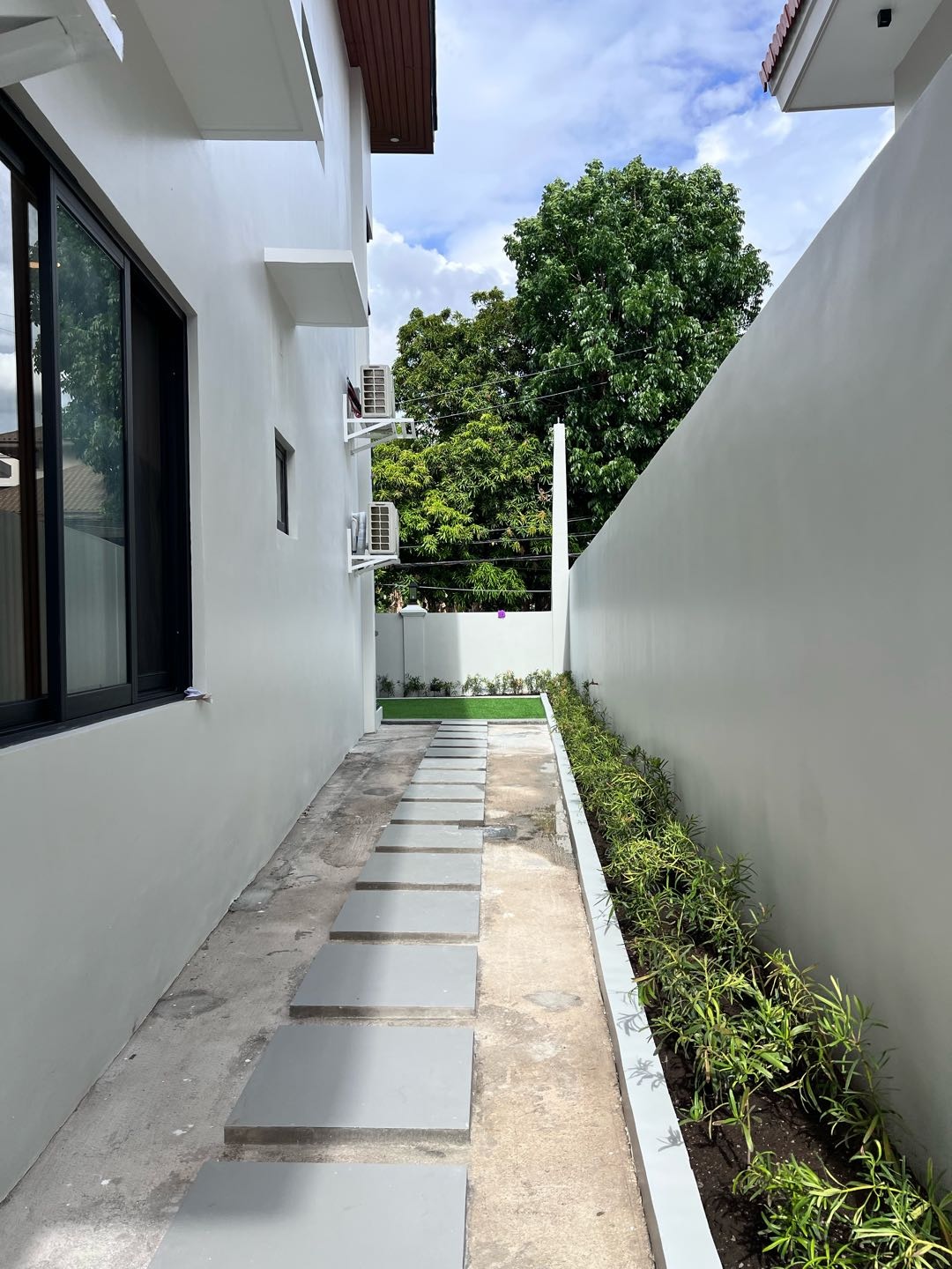 Apartment For Rent in Ayala Alabang