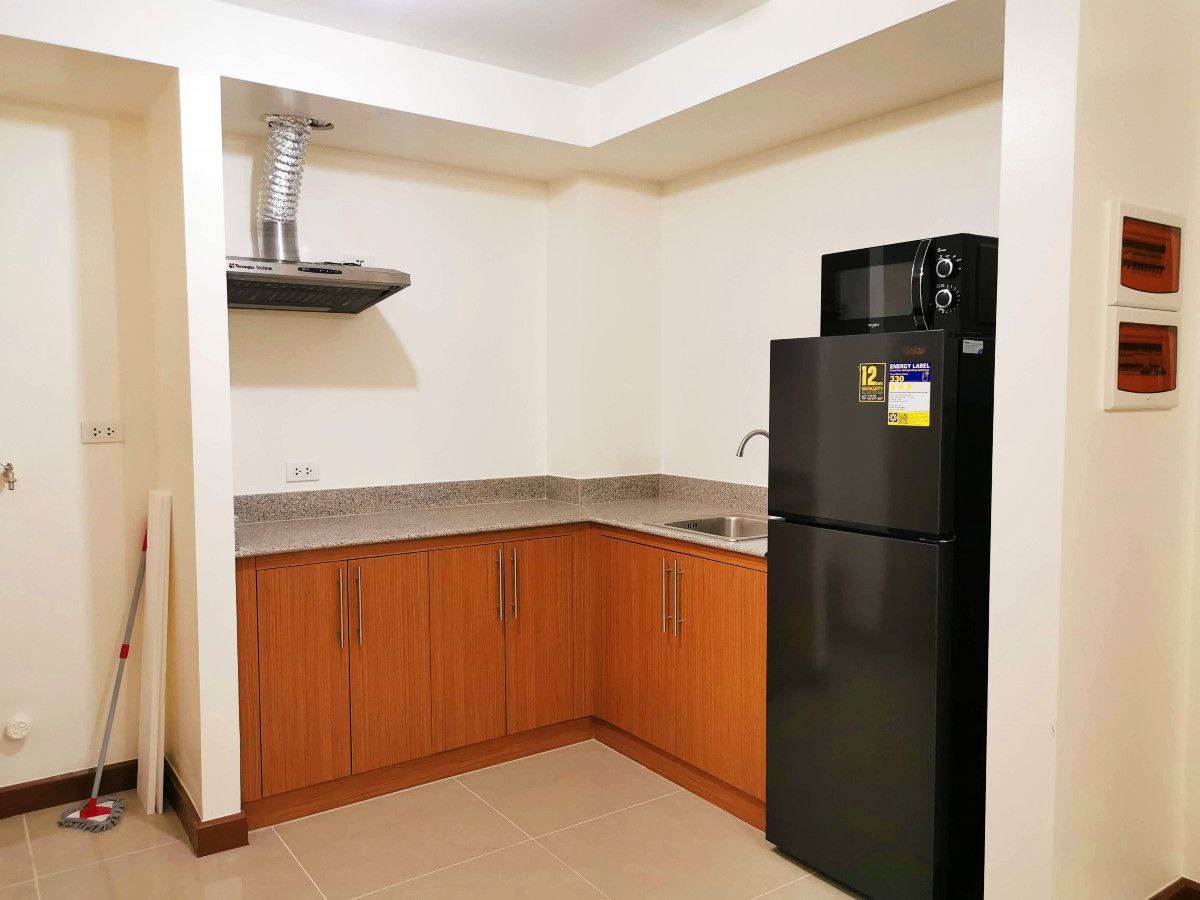 Condo For Sale in Pasay Rotonda