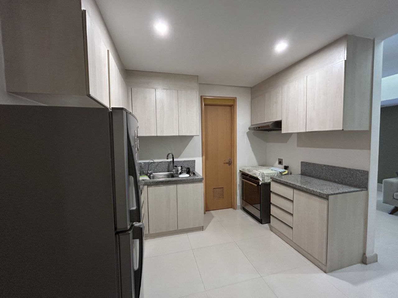 Condo For Rent in Pasay Rotonda