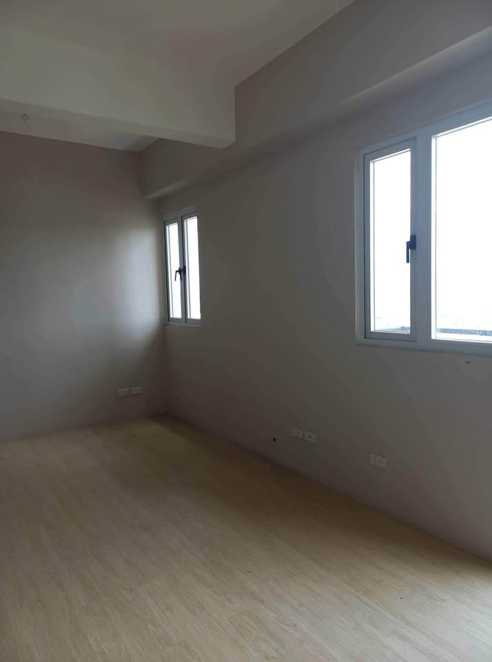 Apartment For Sale in Santa Ana