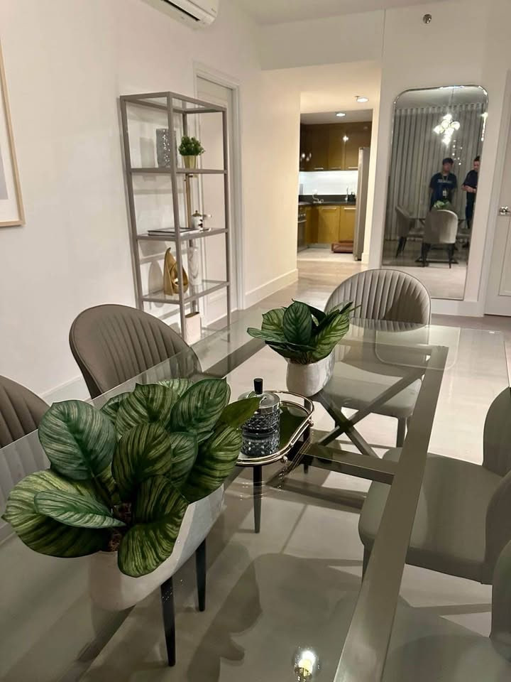 Condo For Rent in Rockwell