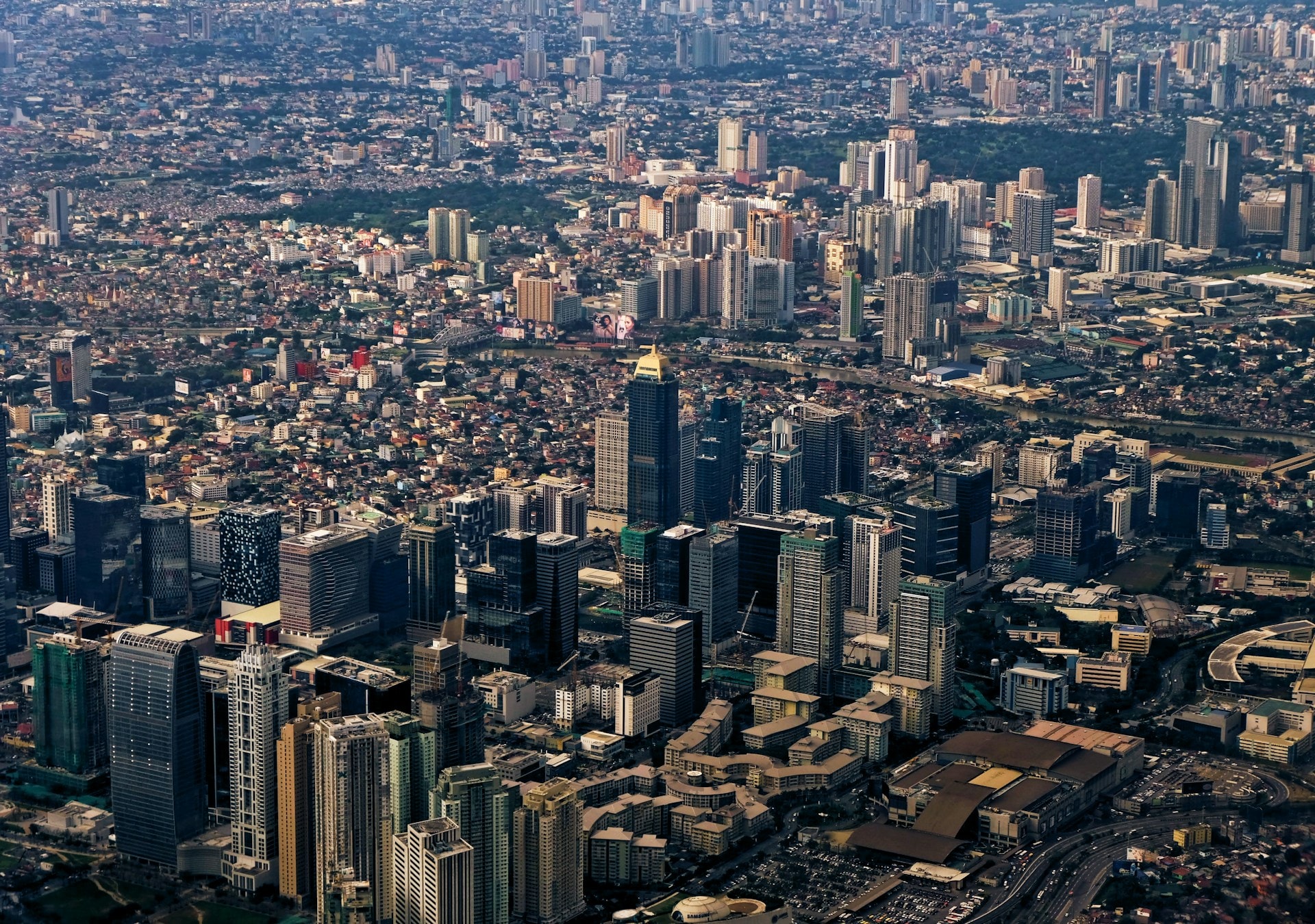 2025 Manila Property Prices: Core CBDs vs. Emerging Suburbs – Have BGC, Makati, and Ortigas Peaked?