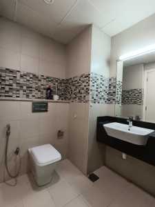 Azizi Candace Acacia