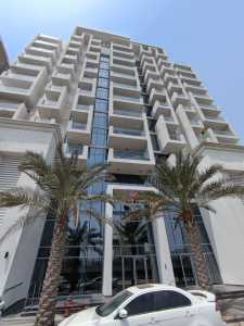 Azizi Candace Acacia